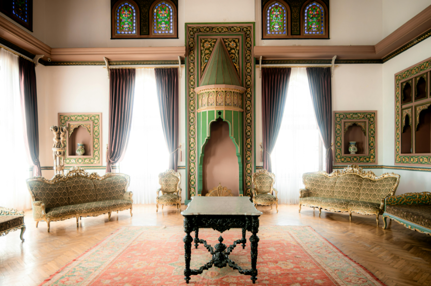 Incorporating Vintage Style: Nostalgic Home Trends