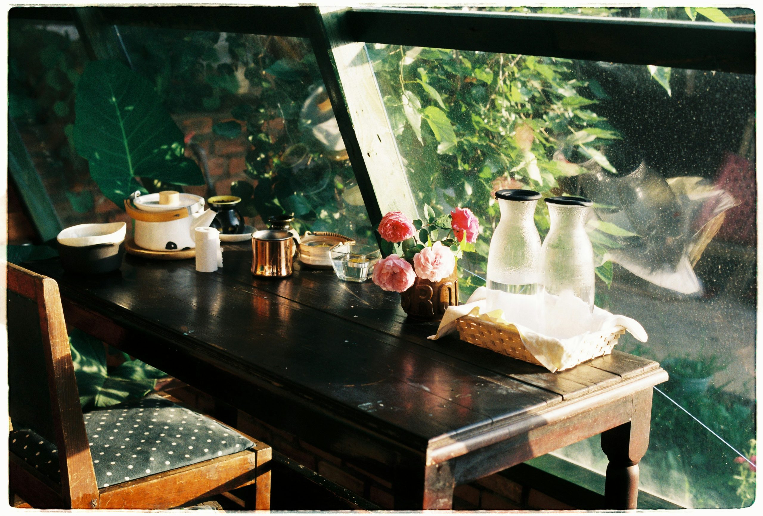 Building a Farmhouse Table: A DIY Project Guide
